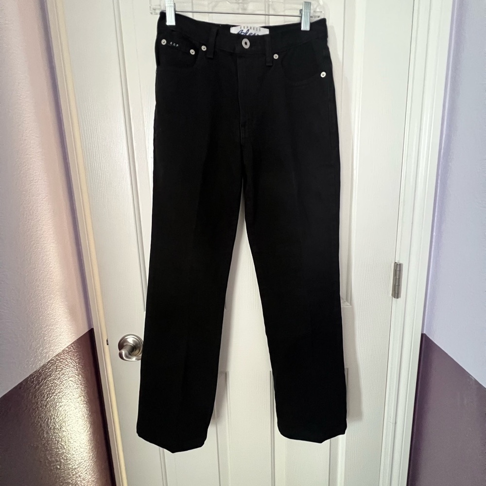 ON SALE!!Express black jeans, straight leg. Front & back pockets.